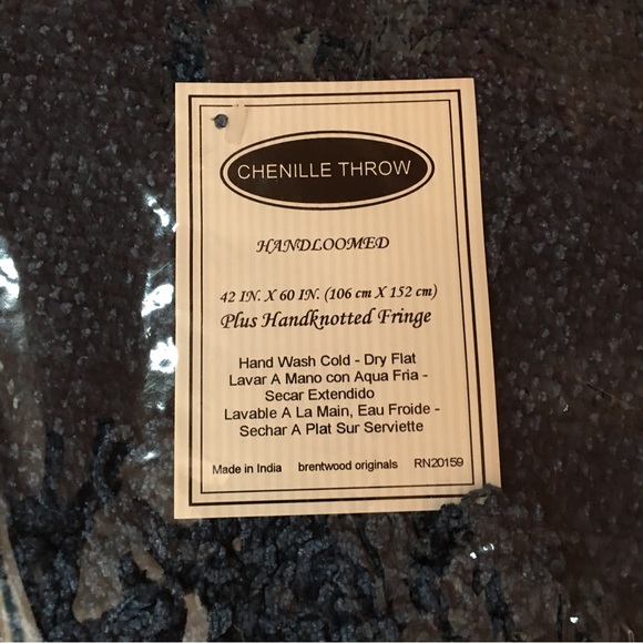 NEW Brentwood Original Hand Loomed Royal Navy Blue Chenille Throw - Picture 4 of 5